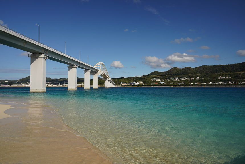 瀬底島のアンチ浜